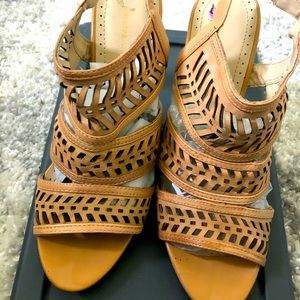 Adrienne Vittadini Beige Sandals